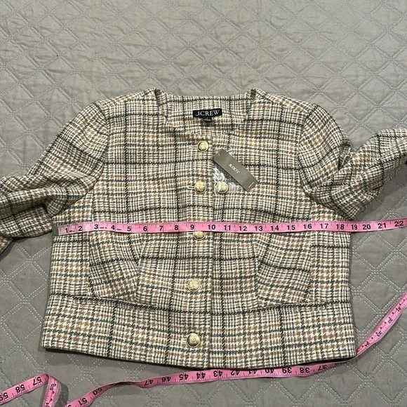 J.Crew Louisa lady jacket in plaid English wool. - Picture 4 of 12
